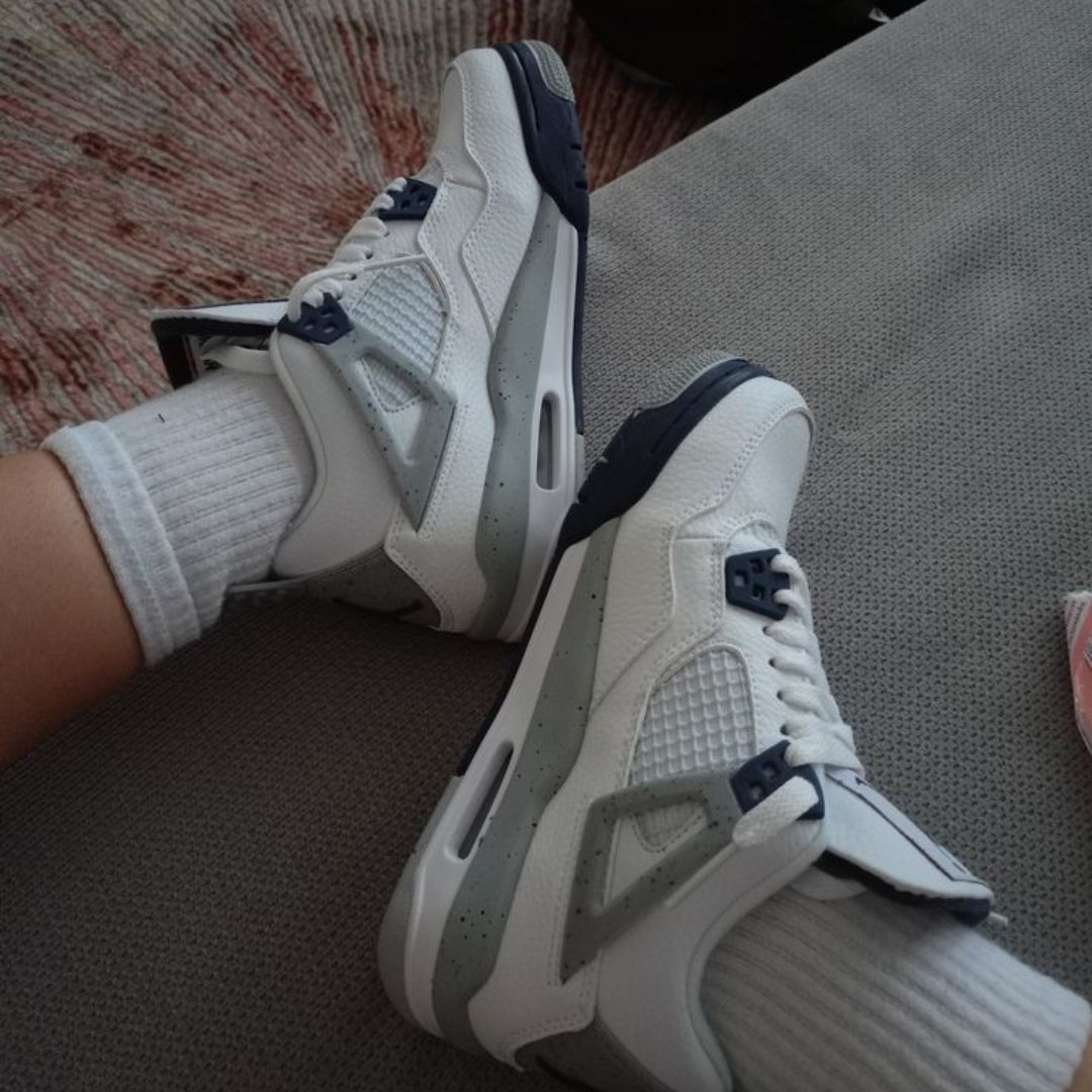 Air Jordan 4 Midnight Navy