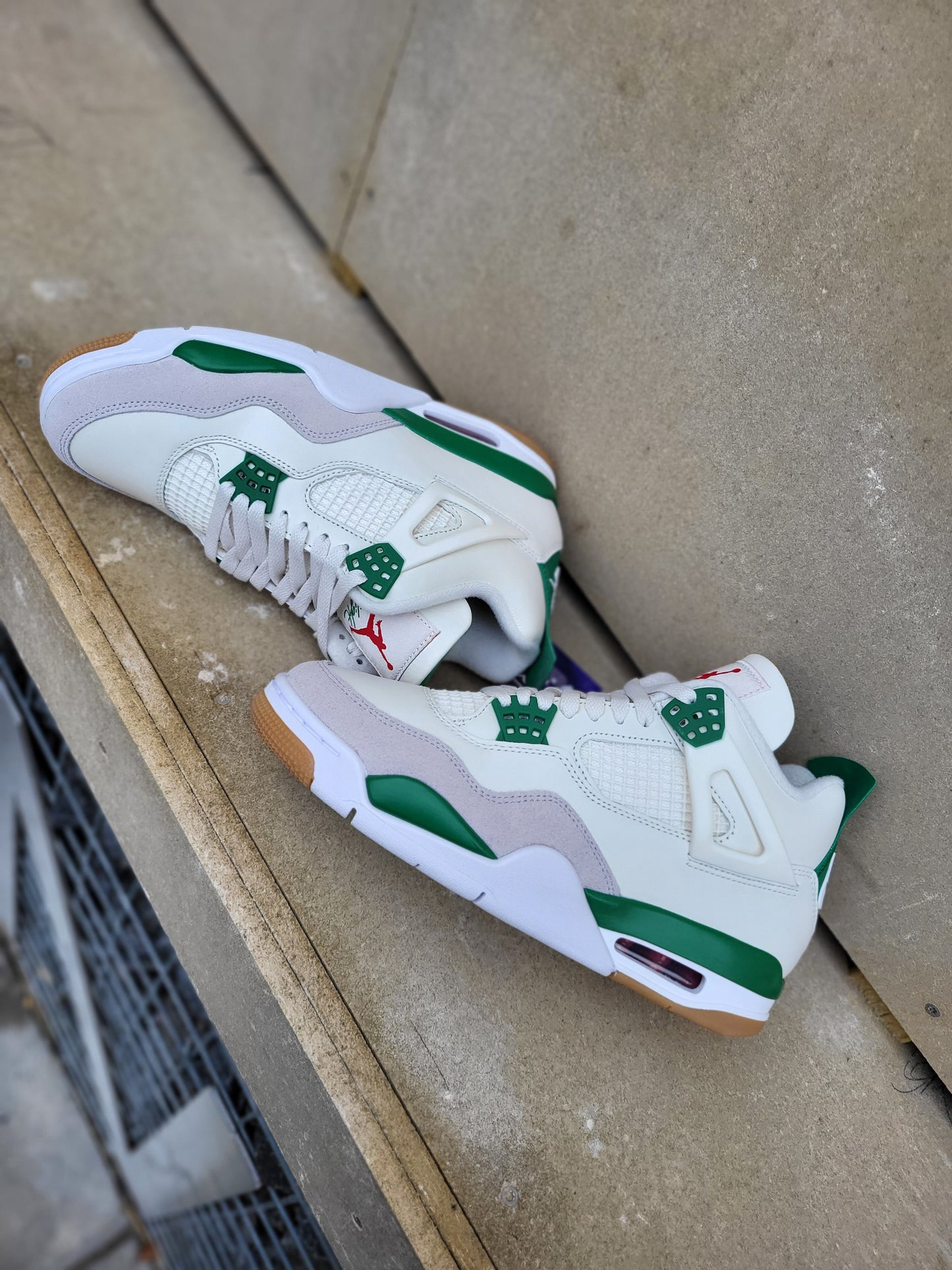 Air Jordan 4 SB Pine Green
