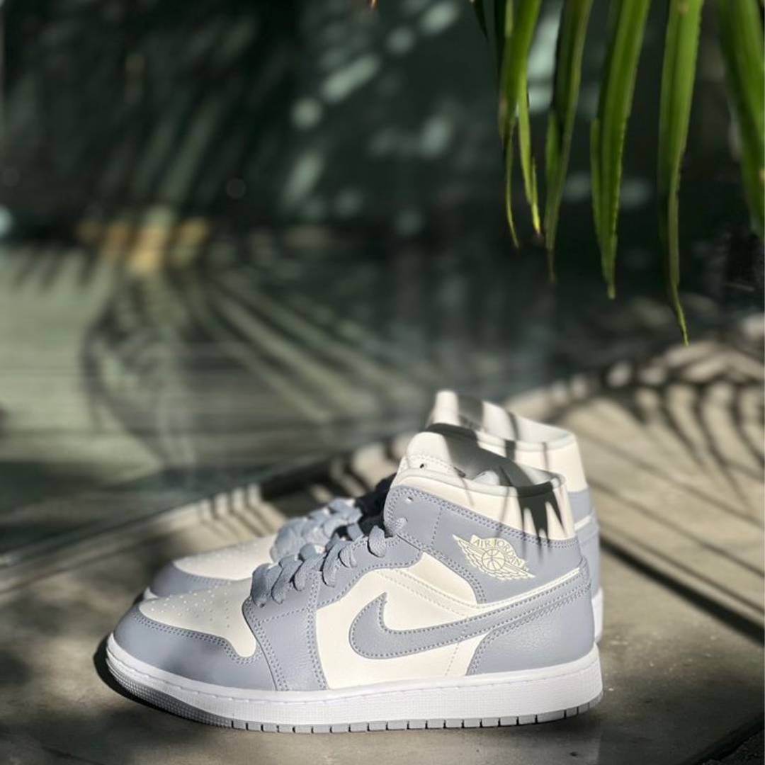 Air Jordan 1 Mid Stealth