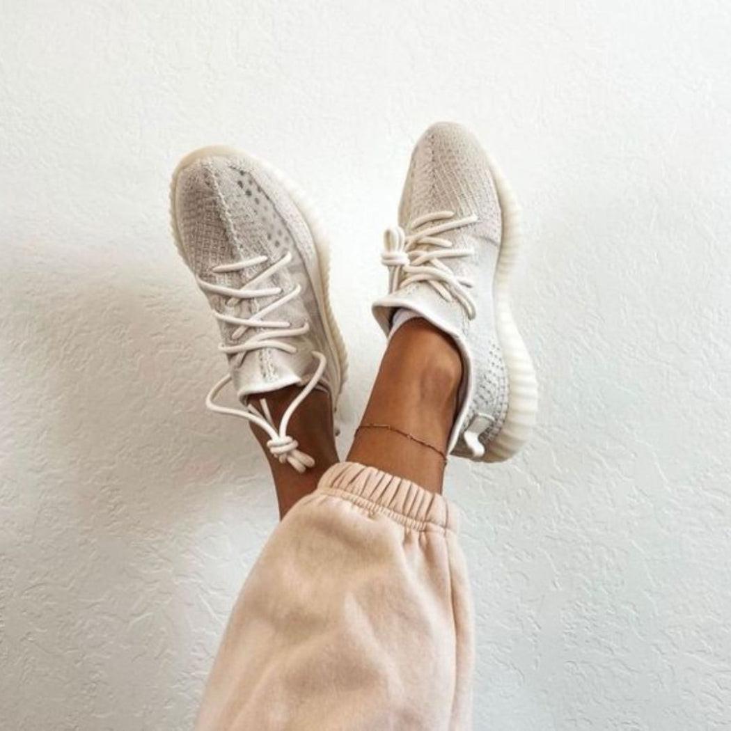 Yeezy Boost 350 V2 Bone.