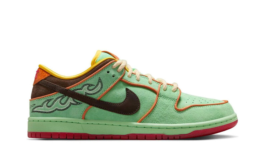Nike SB Dunk Low Rode Tourmaline Sneaker
