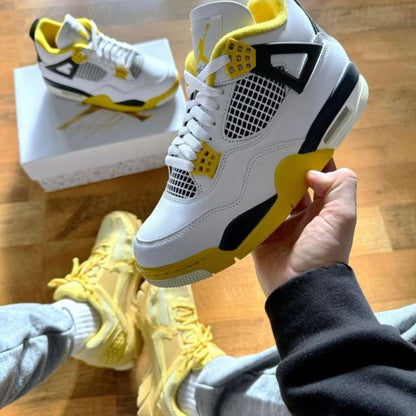 Air Jordan 4 Vivid Sulfur