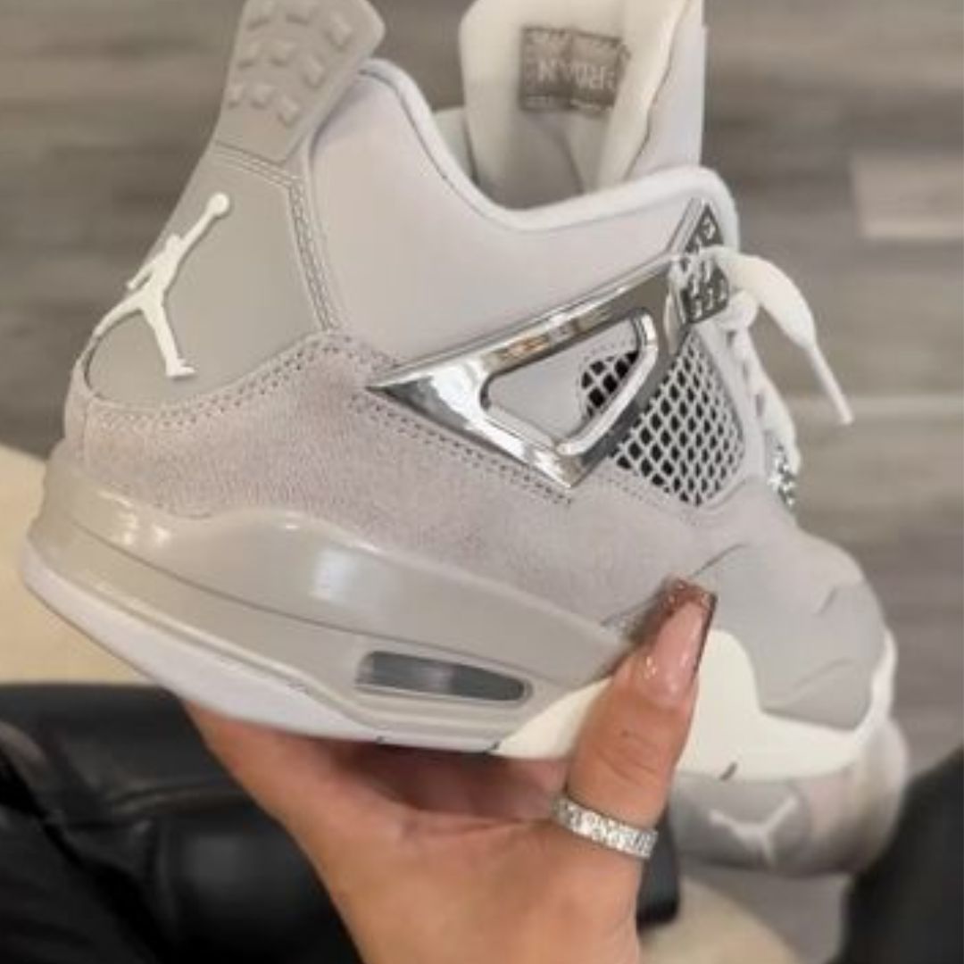 Air Jordan 4 Frozen Moments (W)