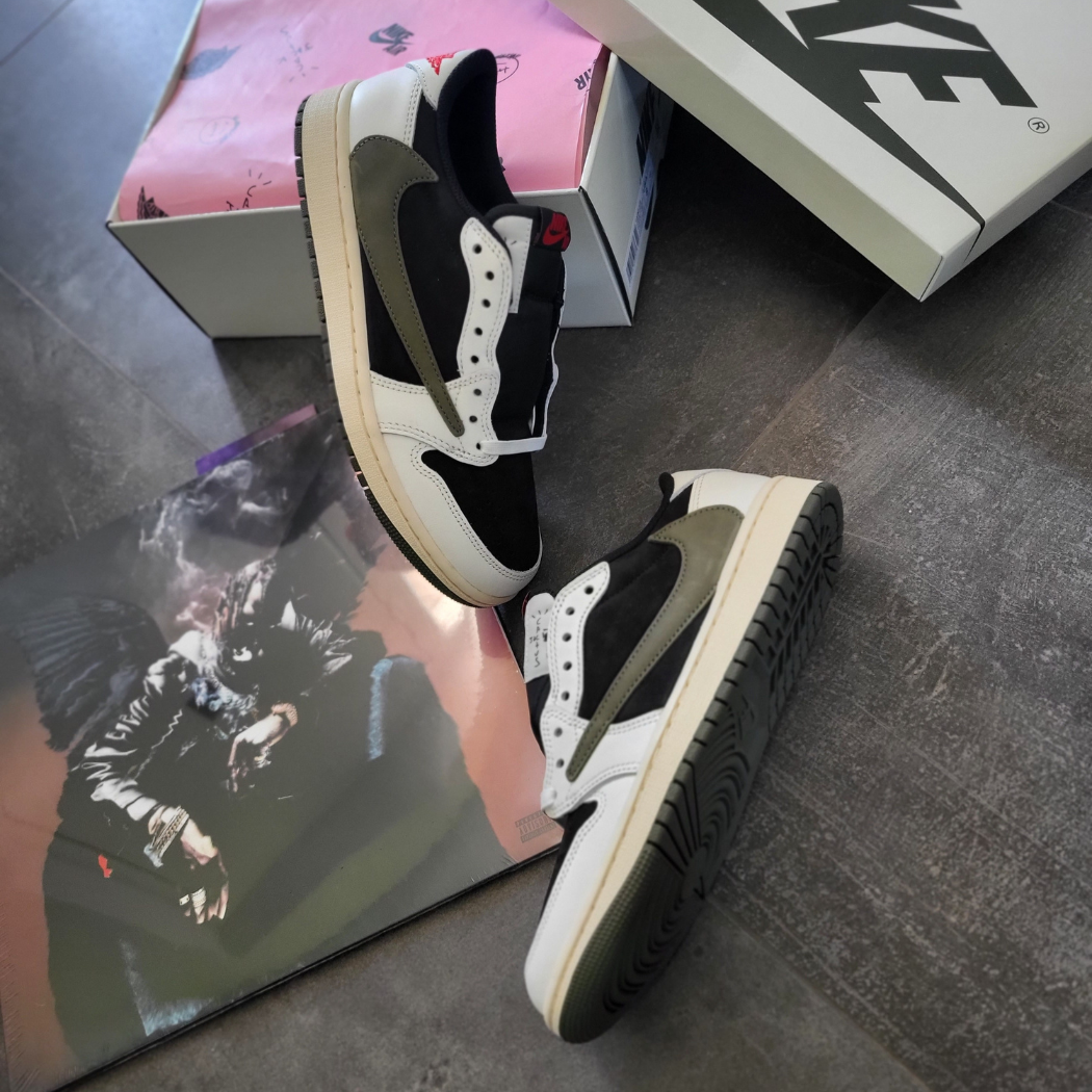 Air Jordan 1 Low Travis Scott Olive.