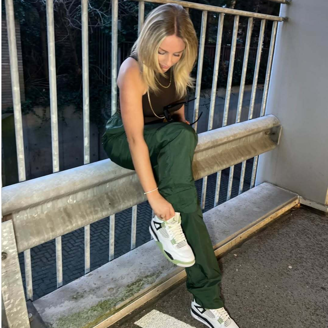 Air Jordan 4 Seafoam.
