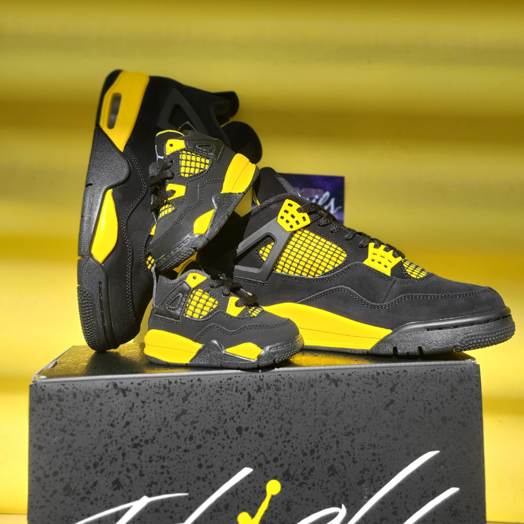 Air Jordan 4 Yellow Thunder.
