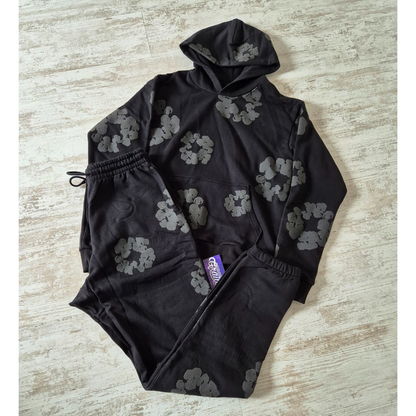 Denim_Tears_Cotton_Wreath_Tracksuit_Monochrome_-_Premiergrails_84cca137-92df-4d76-b485-24f24ce4ff6f