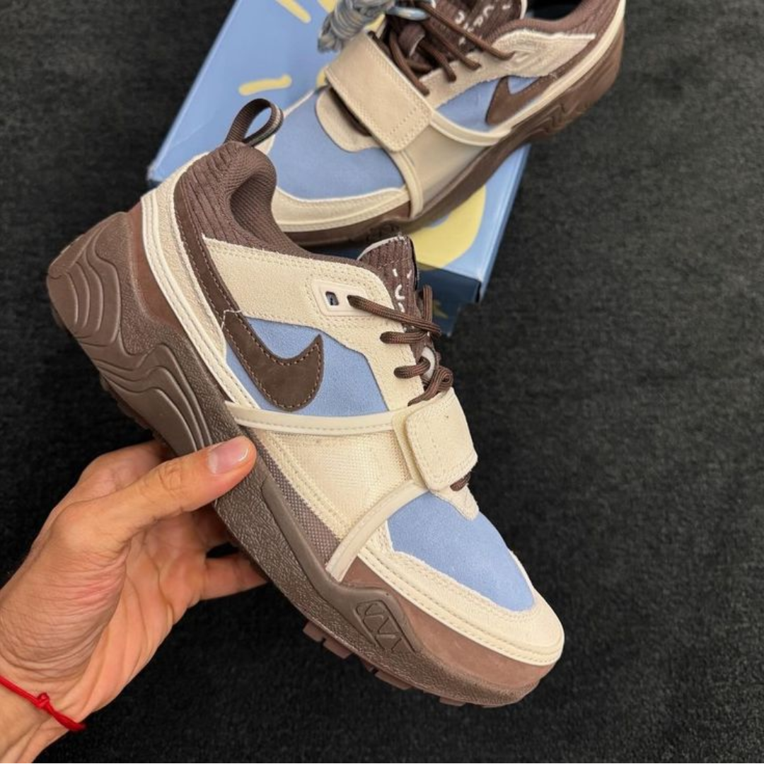Nike x Travis Scott Zoom Field Jaxx Leche Blue sneaker