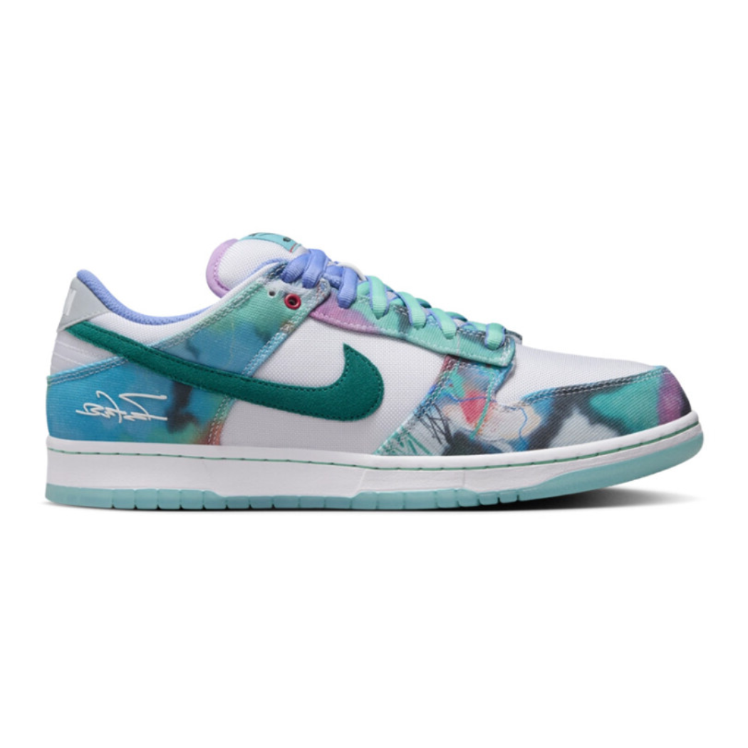 Nike_Dunk_Low_Futura_Laboratories_Bleached_Aqua