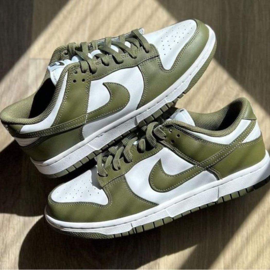 Nike Dunk Low Medium Olive (W) - Premiergrails