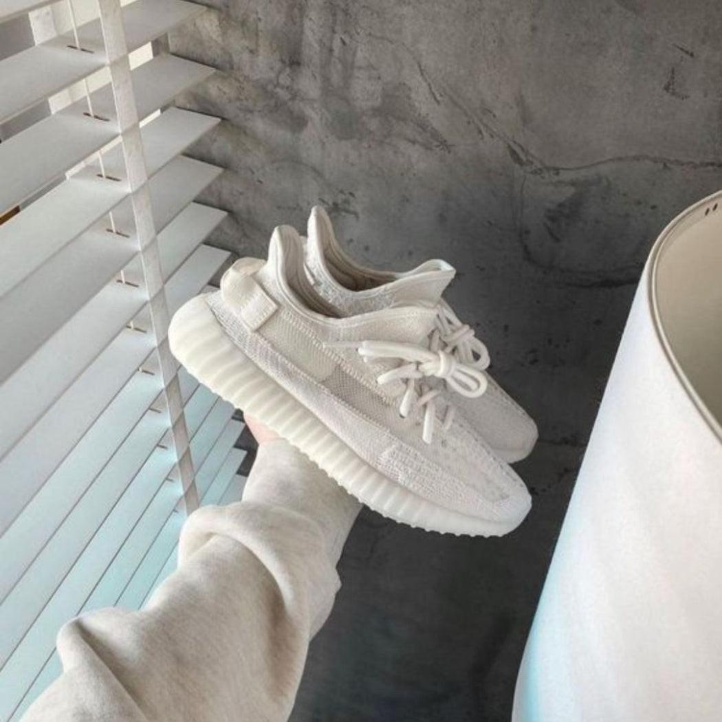 Yeezy Boost 350 V2 Bone.