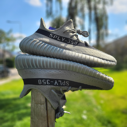 Yeezy Boost 350 V2 Granite.