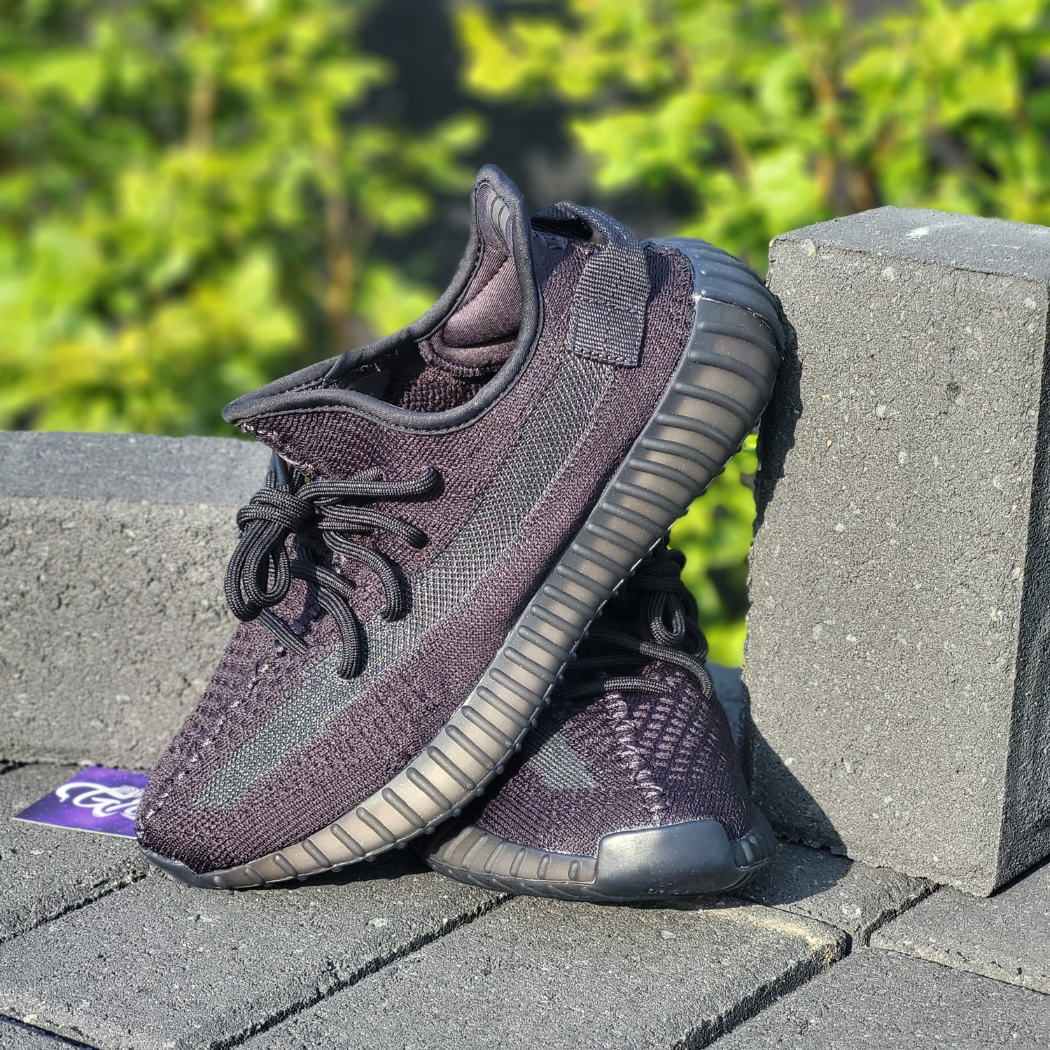 Yeezy Boost 350 V2 Onyx.