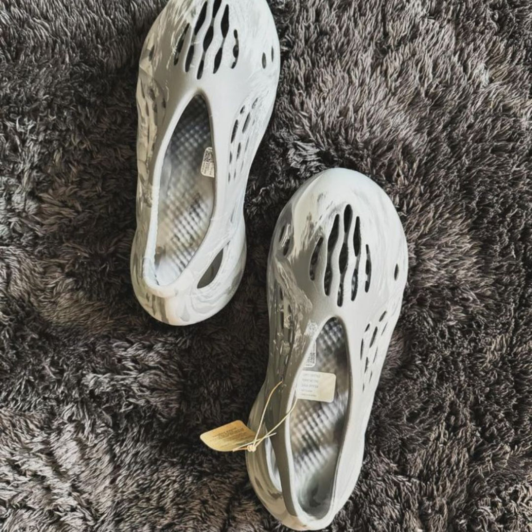 Yeezy Foam Runner MX Granite