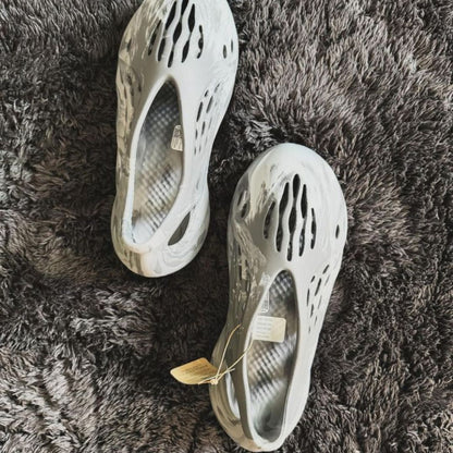 Yeezy Foam Runner MX Granite